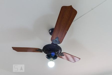 Quarto 1 - Ventilador de Teto  de casa à venda com 5 quartos, 250m² em Vila Canero, São Paulo