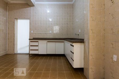 Casa à venda com 250m², 5 quartos e 1 vaga Casa à venda com 250m², 5 quartos e 1 vagaCozinha