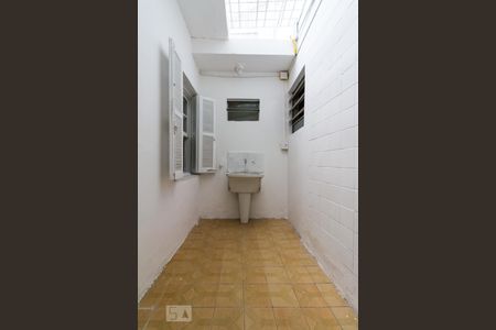 Casa à venda com 250m², 5 quartos e 1 vaga Casa à venda com 250m², 5 quartos e 1 vagaArea de Serviço Piso Inferior