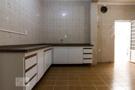 Casa à venda com 250m², 5 quartos e 1 vaga Casa à venda com 250m², 5 quartos e 1 vagaCozinha