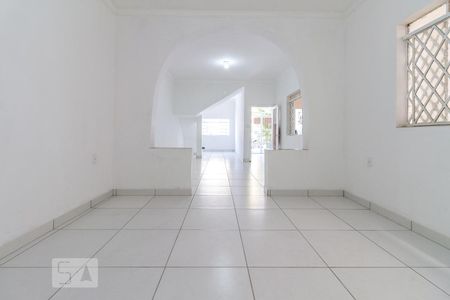 Sala  de casa à venda com 5 quartos, 250m² em Vila Canero, São Paulo