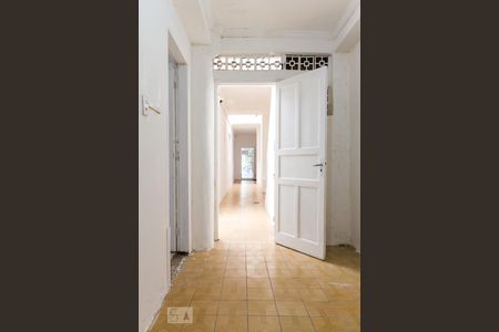 Casa à venda com 250m², 5 quartos e 1 vaga Casa à venda com 250m², 5 quartos e 1 vagaQuarto de Serviço