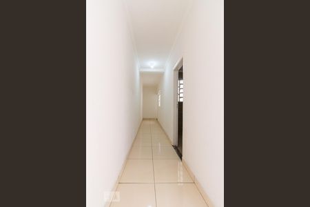Casa à venda com 250m², 5 quartos e 1 vaga Casa à venda com 250m², 5 quartos e 1 vagaCorredor dos Quartos e Banheiro