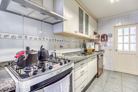 Apartamento para alugar com 175m², 3 quartos e 2 vagas Apartamento para alugar com 175m², 3 quartos e 2 vagasCozinha