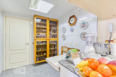 Apartamento para alugar com 175m², 3 quartos e 2 vagas Apartamento para alugar com 175m², 3 quartos e 2 vagasCozinha