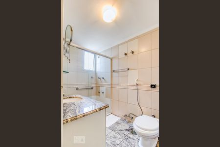 Apartamento para alugar com 175m², 3 quartos e 2 vagas Apartamento para alugar com 175m², 3 quartos e 2 vagasBanheiro da suíte