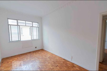 Apartamento à venda com 68m², 2 quartos e sem vagaSala