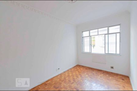 Apartamento à venda com 68m², 2 quartos e sem vagaSala