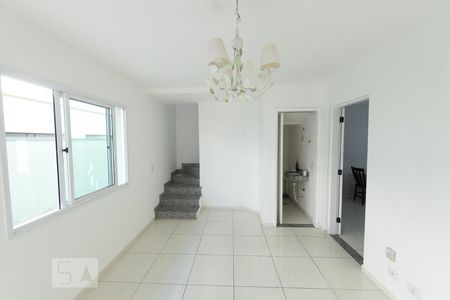 Sala de casa para alugar com 2 quartos, 80m² em Vila Invernada, São Paulo