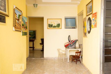 Casa para alugar com 200m², 3 quartos e 2 vagas Casa para alugar com 200m², 3 quartos e 2 vagasHALL