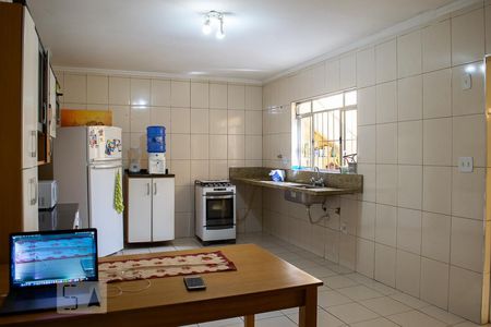 Casa para alugar com 200m², 3 quartos e 2 vagas Casa para alugar com 200m², 3 quartos e 2 vagasCOZINHA