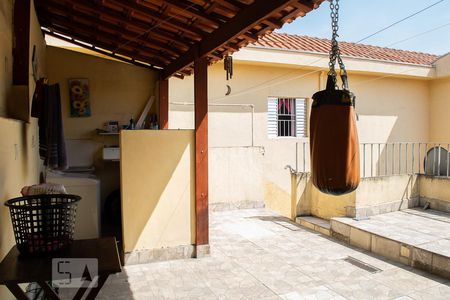 Casa para alugar com 200m², 3 quartos e 2 vagas Casa para alugar com 200m², 3 quartos e 2 vagasQUINTAL SUPERIOR