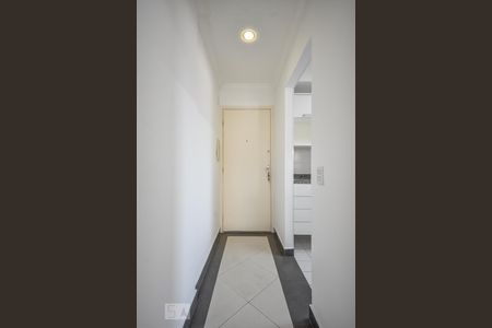 Hall de Entrada de apartamento para alugar com 2 quartos, 65m² em Vila Andrade, São Paulo