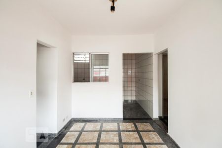 Sala  de casa para alugar com 2 quartos, 60m² em Parque Tomas Saraiva , São Paulo