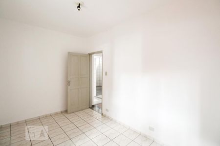 Quarto 1 de casa para alugar com 2 quartos, 60m² em Parque Tomas Saraiva , São Paulo