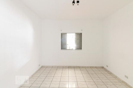 Quarto 2 de casa para alugar com 2 quartos, 60m² em Parque Tomas Saraiva , São Paulo