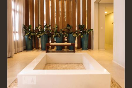 Hall de Entrada de apartamento para alugar com 1 quarto, 42m² em Parque Continental, Osasco