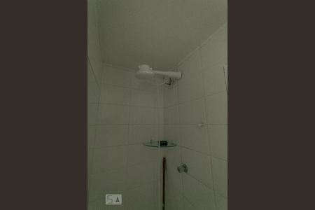 Banheiro de kitnet/studio para alugar com 1 quarto, 30m² em Liberdade, São Paulo