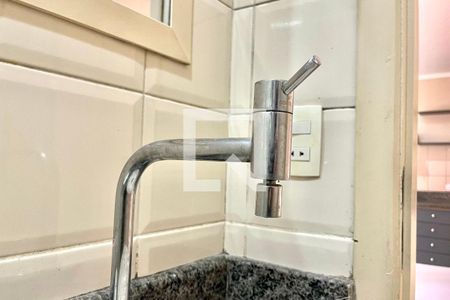 Banheiro de kitnet/studio para alugar com 1 quarto, 30m² em Mirandópolis, São Paulo