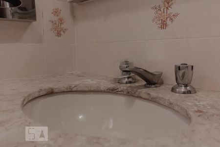 Casa à venda com 170m², 3 quartos e 3 vagasBanheiro 