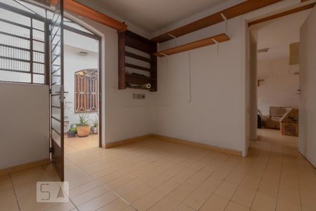 Casa à venda com 170m², 3 quartos e 3 vagasQuarto de serviço