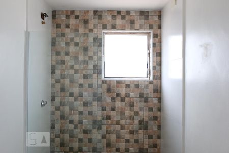 banheiro de apartamento para alugar com 2 quartos, 52m² em Real Parque, São Paulo