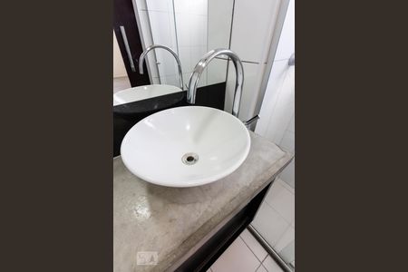 Banheiro Pia de apartamento para alugar com 2 quartos, 76m² em Barra Funda, São Paulo