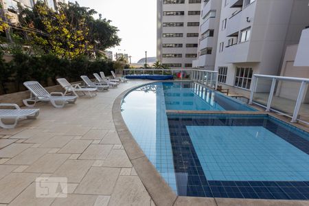 Apartamento para alugar com 76m², 2 quartos e 2 vagasArea Comum Piscina