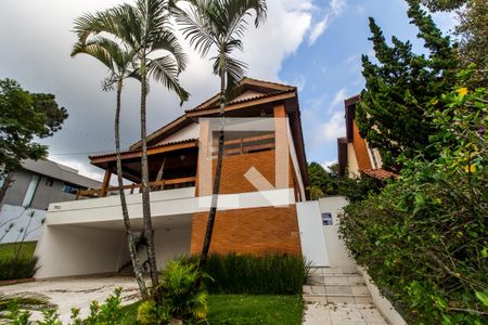 Casa de condomínio à venda com 350m², 4 quartos e 6 vagasFachada