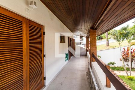 Casa de condomínio à venda com 350m², 4 quartos e 6 vagasVaranda