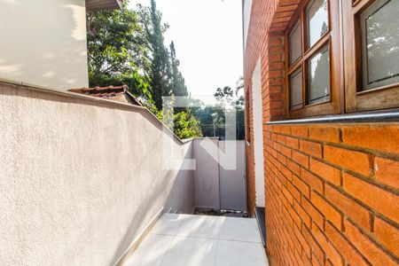 Casa de condomínio à venda com 350m², 4 quartos e 6 vagasCorredor