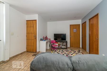 Sala de casa para alugar com 3 quartos, 100m² em Ramos, Rio de Janeiro