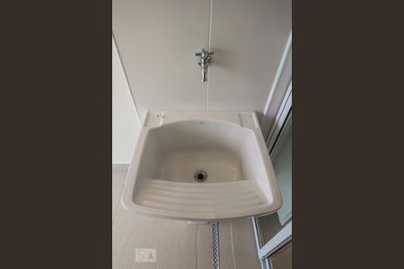 Varanda detalhe de kitnet/studio para alugar com 1 quarto, 35m² em Pinheiros, São Paulo