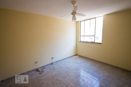 Sala de apartamento para alugar com 2 quartos, 70m² em Santa Rosa, Niterói