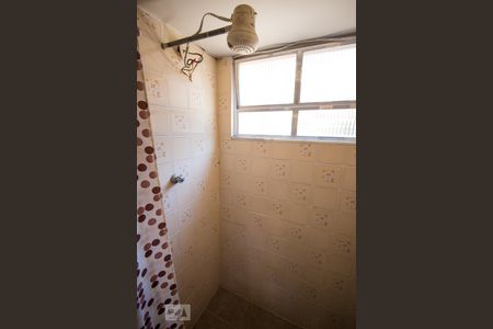 Banheiro de apartamento para alugar com 2 quartos, 70m² em Santa Rosa, Niterói