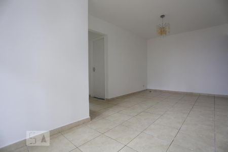 Sala de apartamento para alugar com 2 quartos, 65m² em Jardim Ester, São Paulo