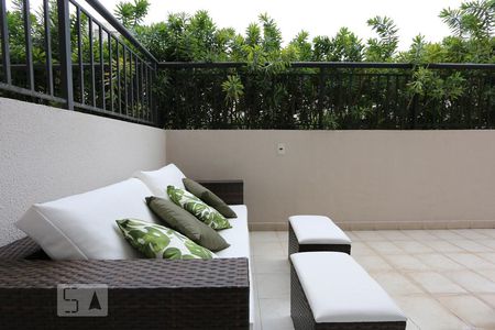 Apartamento para alugar com 77m², 2 quartos e 2 vagassacada