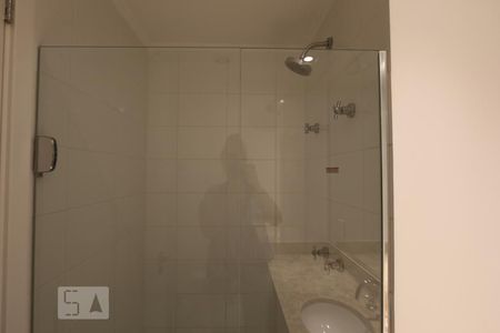 banheiro de apartamento para alugar com 2 quartos, 77m² em Jardim Leonor, São Paulo