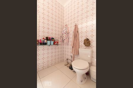 Casa à venda com 600m², 4 quartos e 4 vagasBanheiro do Quarto 2