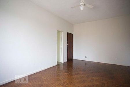 sala de Apartamento com 2 quartos, 64m² Fonseca