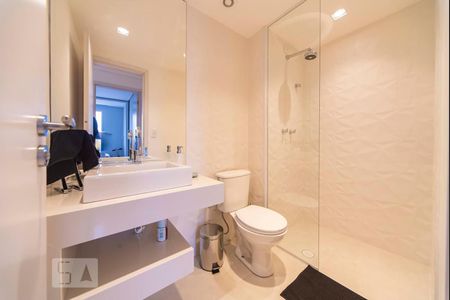 Banheiro  de apartamento para alugar com 2 quartos, 73m² em Vila Valparaíso, Santo André