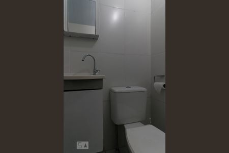 Banheiro de apartamento para alugar com 2 quartos, 51m² em Vila Cunha Bueno, São Paulo