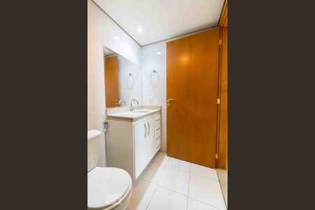 Apartamento à venda com 75m², 2 quartos e 1 vaga Apartamento à venda com 75m², 2 quartos e 1 vagaBanheiro 01