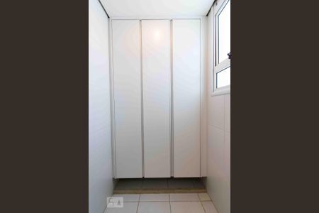 Apartamento à venda com 75m², 2 quartos e 1 vaga Apartamento à venda com 75m², 2 quartos e 1 vagaQuarto de Serviço