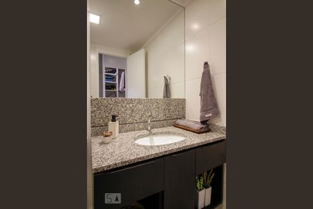 Apartamento à venda com 58m², 1 quarto e 2 vagasBanheiro