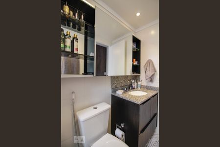 Apartamento à venda com 58m², 1 quarto e 2 vagasBanheiro da Suíte