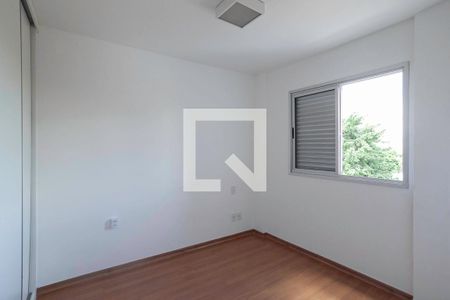 Quarto de apartamento para alugar com 2 quartos, 81m² em Castelo, Belo Horizonte