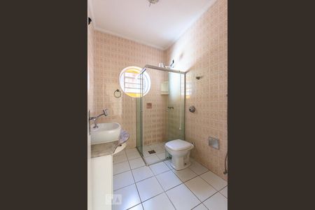 Banheiro de casa à venda com 3 quartos, 250m² em Parque São Quirino, Campinas