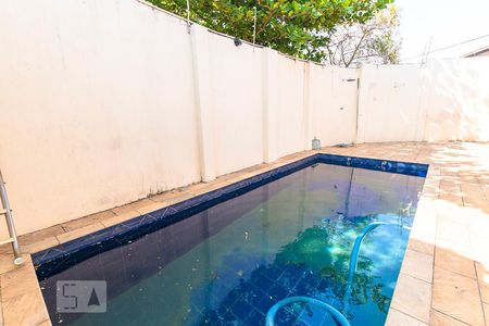 Casa à venda com 250m², 3 quartos e 2 vagasPiscina