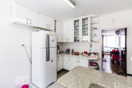 Apartamento à venda com 210m², 3 quartos e 2 vagas Apartamento à venda com 210m², 3 quartos e 2 vagasCozinha